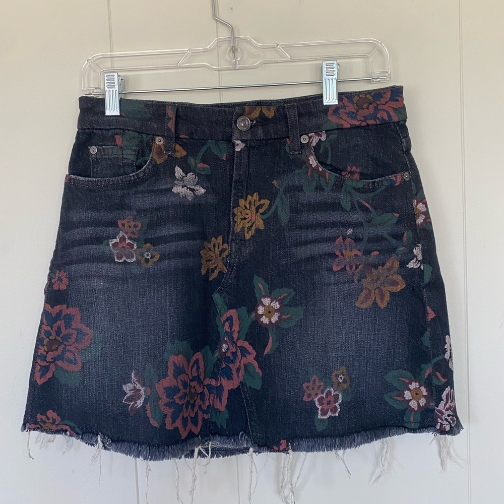 7 FOR ALL MANKIND MINI SKIRT WITH FLORAL PRINT